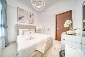 Luxurious 4-Bedroom Villa with Assistant Room and Private Pool in Al Dana Island, Fujairah by Deluxe Holiday Homes