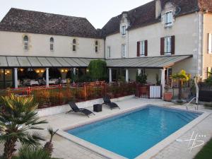 Hotels Logis Hostellerie des Ducs : photos des chambres