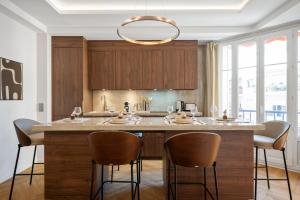 luxueux, spacieux dans le quartier du port