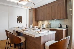 luxueux, spacieux dans le quartier du port