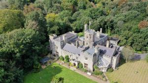 Uphill Manor Bed & Breakfast