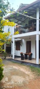 Villa Tharu Hikkaduwa