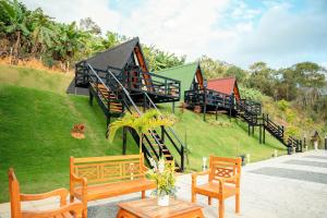 Chalé com Jacuzzi Privativa e Vista do Rio Jucu