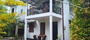 Villa Tharu Hikkaduwa