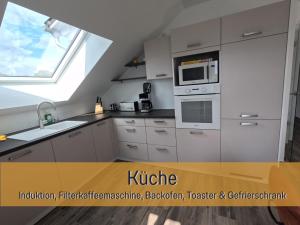 Ferienhaus Höckelheim - FeWo Sternenhimmel - 100qm - 3 Schlafzimmer - bis 6 Gäste - Babies reisen gratis - Balkon, Garten & Grill - Klimaanlage, Raffstores & Fußbodenheizung - Smart-TV - Küche mit Induktionsherd & Spülmaschine - nahe Göttingen