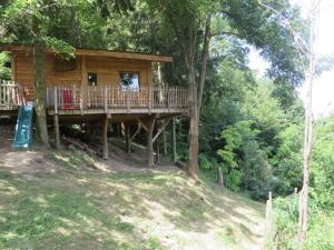 B&B / Chambres d'hotes La Cabane aux Sapins : photos des chambres