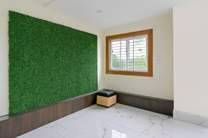 The Crown Inn Madhyamgram