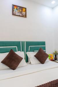 Hotel Warm Welcome - Noida Sector 20