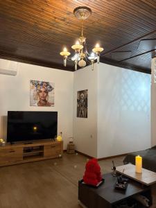 Kanakakis home