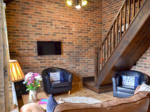 Quince Cottage - 27443