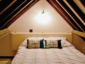 Quince Cottage - 27443