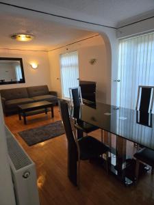 Stylish Home to rent 100m from the Etihad and CoOp Live