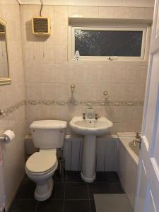 Stylish Home to rent 100m from the Etihad and CoOp Live