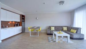 Comfy Sun Seasons 24 Apartment in Pogorzelica With Beach Access by Noclegi Renters