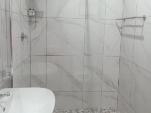 12 Dolfyn Nqabanqaba