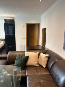 Studio flat in central Reading