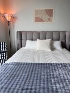 Entire Studio Apartment - Busan Gwangalli Beachfront Bliss 광안리 드림홈