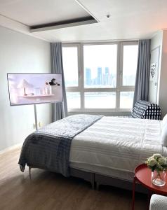Entire Studio Apartment - Busan Gwangalli Beachfront Bliss 광안리 드림홈