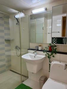 Entire Studio Apartment - Busan Gwangalli Beachfront Bliss 광안리 드림홈