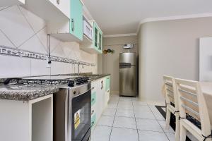 1138 Lindo apto 2 dormitórios Bombinhas Centro 50 m da Avenida e Praia