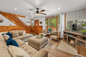 Navigate Stays 5BR Group Lodge Near Mountain & Fun