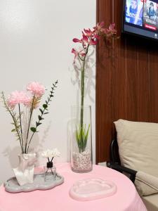 Roomies Spacious Fully Furnished Condo with Balcony and Netflix for 4pax