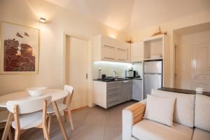 Endless Blue, Your Seaside Escape in Plati Gialos