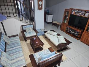 Luxury Meets Convenience Near City & Travel Links