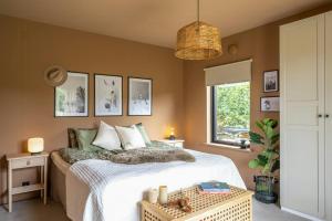 Designer Cabin With Guest House At Lake Mullsjö