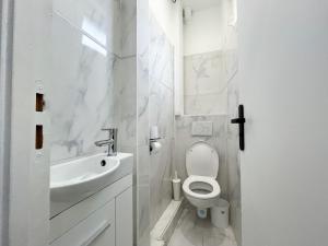 UrbanFlat 158 - Louis Flat in Montorgueil