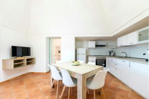 Historical Dammuso With Pool In Pantelleria