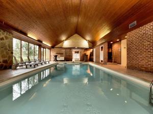 Durbuy Forest Villa with Pool