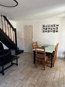 Pavillon 3 chambres avec véranda et climatisation.