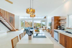 Stylish ocean view Villa Blume at Hermosa Hills