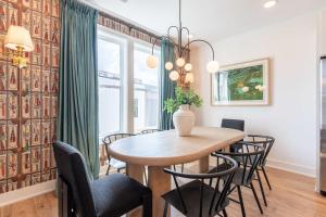 Luxe 4BR Retreat with Hot Tub & Skyline Deck