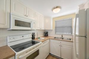 Poolside 2nd Floor 2b 2b - Surf Song #225