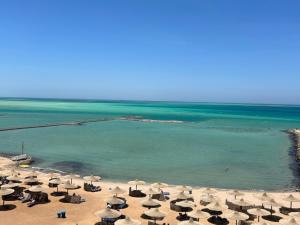 Cozy 1-Bedroom Chalet with Sea View