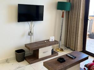 Cozy 1-Bedroom Chalet with Sea View