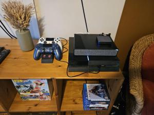 Bright & Stylish 3BR - Close to UWE & Free Parking- Ideal for contractors and work stays