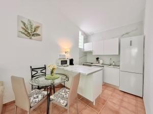 Las Américas 2BR, Pool & Garden, Close to Beach, LA37