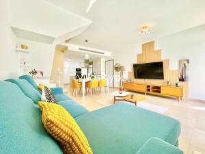 Villa Villamartin Paradise by Villas&You