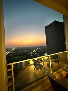 Luxury Studio Apartment with Balcony & Kitchenette