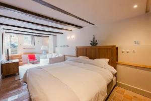 Charming souterrain studio at Bloemgracht 30