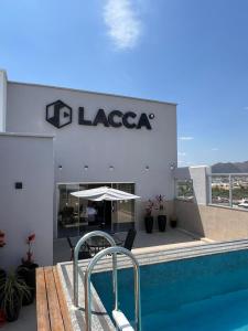 Apartamento completo com varanda e piscina