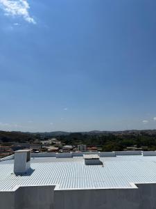 Apartamento completo com varanda e piscina