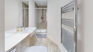 Orbit Modern 2 Bed 2 Bath Apartment City Centre