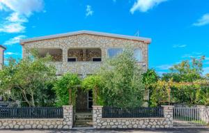Cozy Apartment In Zukve