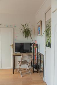 Studio calme et agreable avec terrasse belle vue proche du metro Paris20