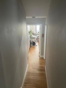 Modern 2-Bedroom Home with Garden in London