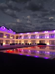 Villa Santorini Boutique & Hotel